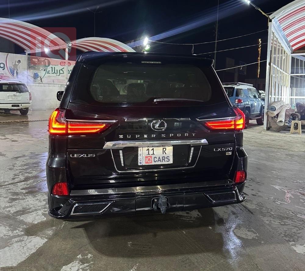 Lexus LX
